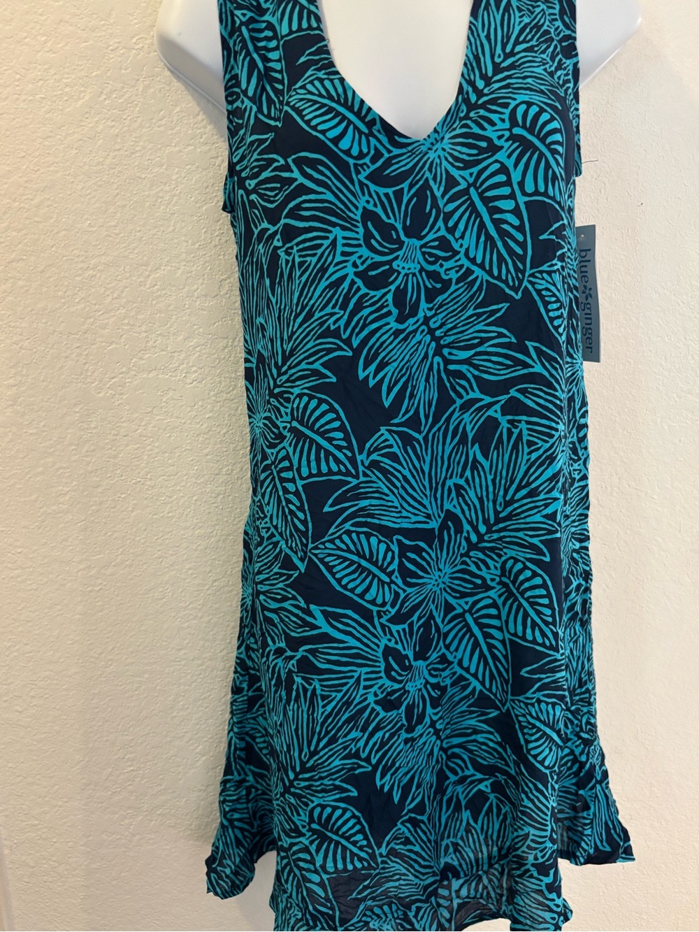 🌺Beautiful Light Blue & Green Floral on Navy Dress. Blue Ginger Hawaii, XS Rayon